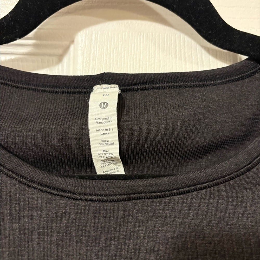 lululemon athletica Black Long Sleeve - Picture 2 of 5